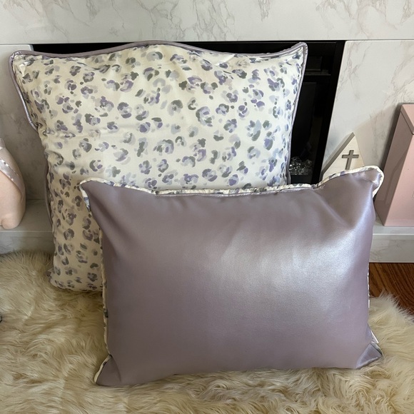 Lilac Pearl Faux Leather 12 x 20 Throw Pillow - Picture 3 of 5